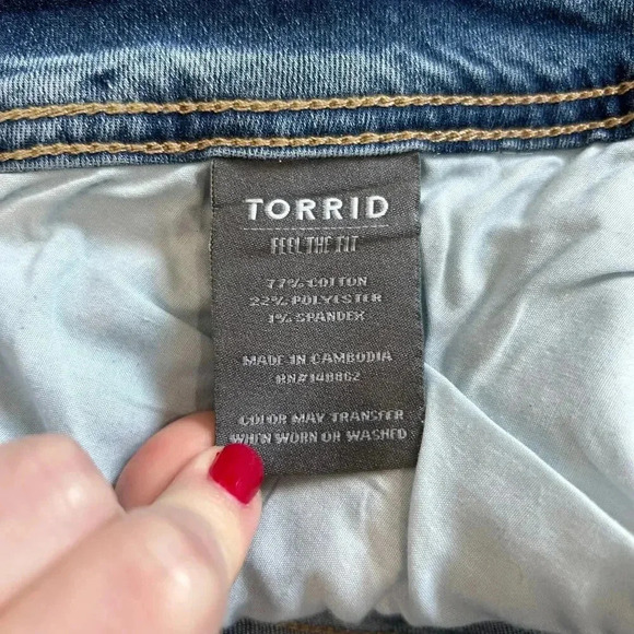 Torrid Luxe Slim Bootcut Leg Jeans Super Stretch High Waist Dark Wash Size 24S - Picture 9 of 10